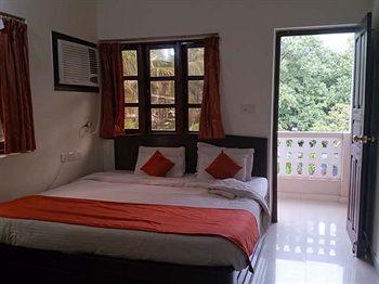 Retreat Anjuna Resort Buitenkant foto